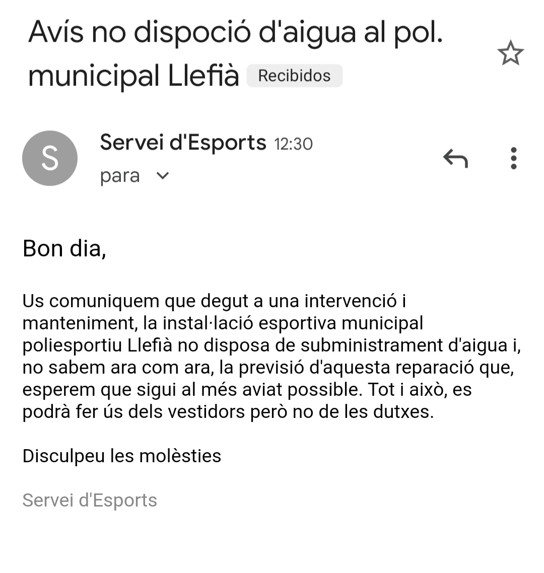 Casualment desprès del tuit d'ahir, avui tallen l'aigua del Poliesportiu de Llefià fins a nova ordre...represàlies!? Segur q no 😉. <a href="/esportsbadalona/">Esports BDN</a> style! pobres nenes i nens. Cal posar ordre a Esports, Alcalde <a href="/guijarroruben/">Rubén Guijarro/❤️</a> Regidor <a href="/subiranajordi/">Jordi Subirana</a>