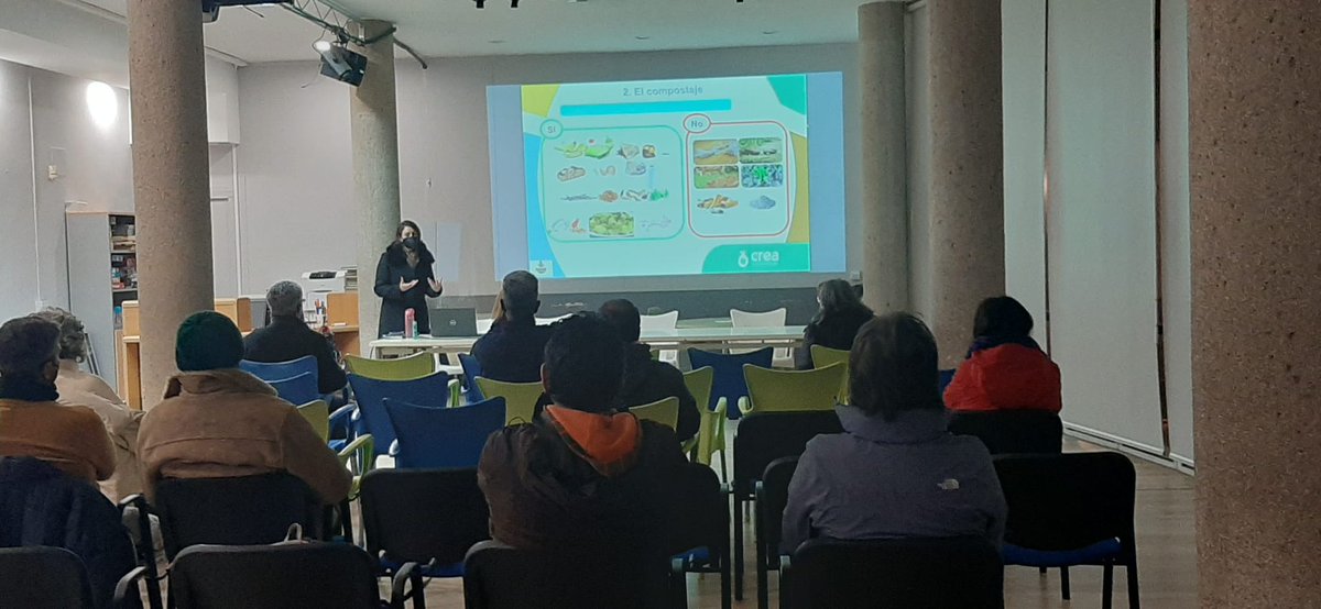 consorcio_crea's tweet photo. Esta semana hemos realizado las primeras reuniones locales informativas del servicio de #compostaje doméstico y comunitario #CreaCompost. Concretamente en @AytoCastalla y @Biarsensacion. Muy buenas sensaciones iniciales y muchas ganas de hacer #compost 😃 https://t.co/gHBNIdcjTe