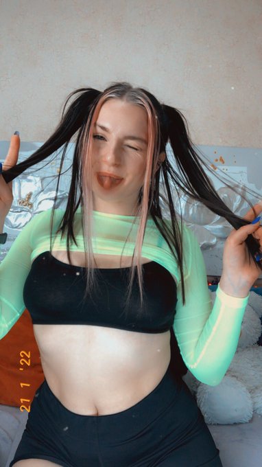 Heeey 😜 How are you guys ? Today will be my broadcast)  Will you come?  #FairyTailGirl https://t.co/<a href="/tag/fairytailgirl"class="tags"><span>#fairytailgirl</span></a>