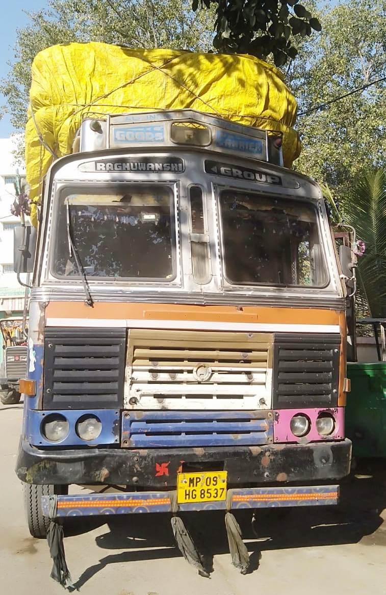 CollecterK's tweet photo. 🔸मंडी टेक्स नहीं चुकाया, तो एसडीएम ने 5 गुना टेक्स वसूला

गत दिवस लालमिर्च से भरा वाहन एसडीएम श्री मिलिंद ढोके द्वारा पकड़ा गया। एसडीएम श्री ढोके को बिना टेक्स चुकाए अवैध परिवहन करने की जानकारी प्राप्त हुई। जानकारी के अनुसार एस��ीएम श्री ढोके ने वाहन का निरीक्षण किया। https://t.co/dQvqBJAxJK