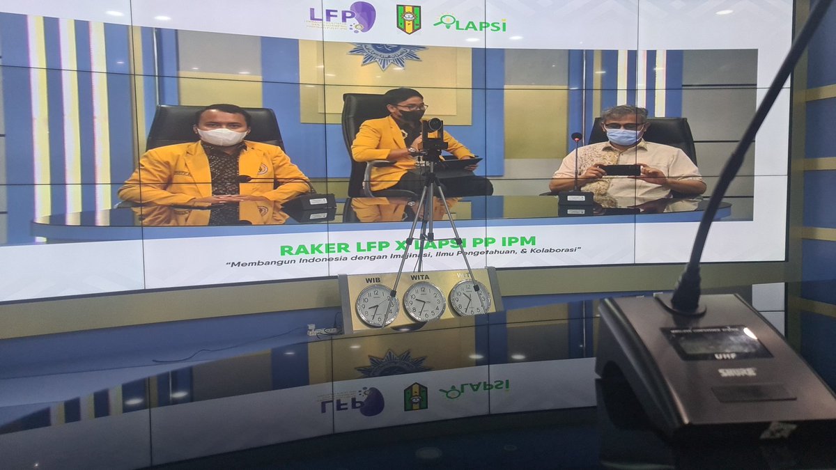 budimandjatmiko's tweet photo. Berbicara dlm Raker Ikatan Pelajar Muhammadiyah dgn tema "Membangun Indonesia dgn Imajinasi, Ilmu Pengetahuan &amp; Kolaborasi" https://t.co/Xkci0mcxH9