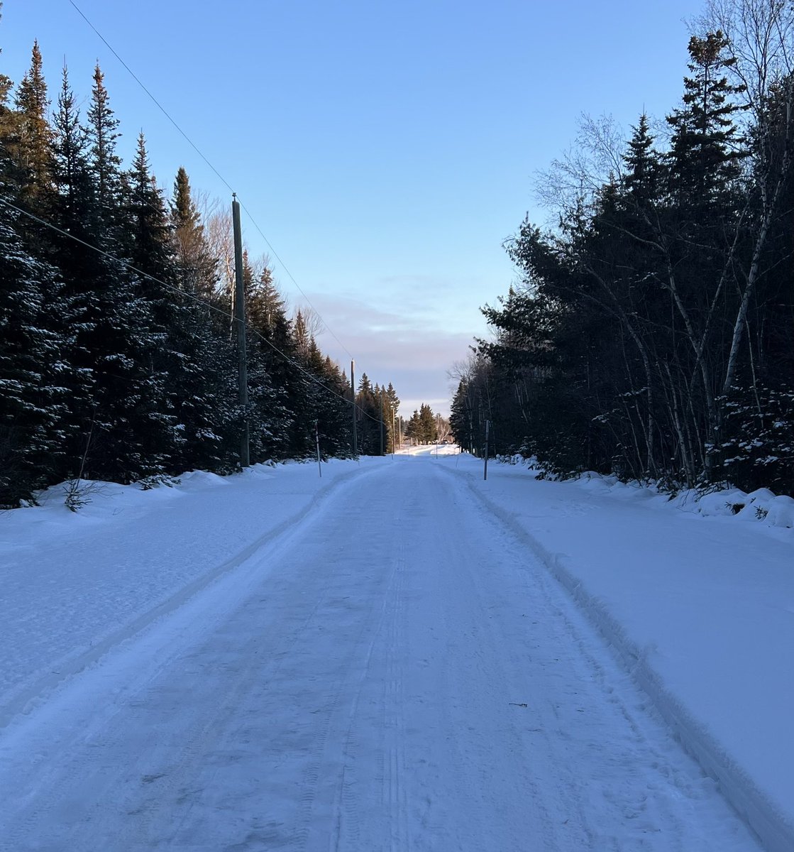 DavidSweetMP's tweet photo. Stunning sunrise view coming out of our woodland trails.  https://t.co/e1YuwWc5DA  #Tabusintac #Natural Beauty https://t.co/QxNT0Epicv
