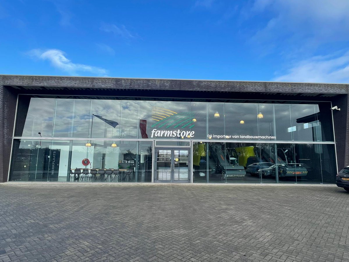 FarmstoreFeed's tweet photo. Op 1 januari is Farmstore begonnen aan een nieuw hoofdstuk in haar bestaan. Farmstore is overgenomen en verhuisd naar Cuijk. Vanuit het nieuwe pand proberen wij onze klanten nog beter van dienst te zijn. 
We hopen u snel eens te mogen begroeten in Cuijk (langs A73 afrit 4 Cuijk) https://t.co/jjy0MO4AWo
