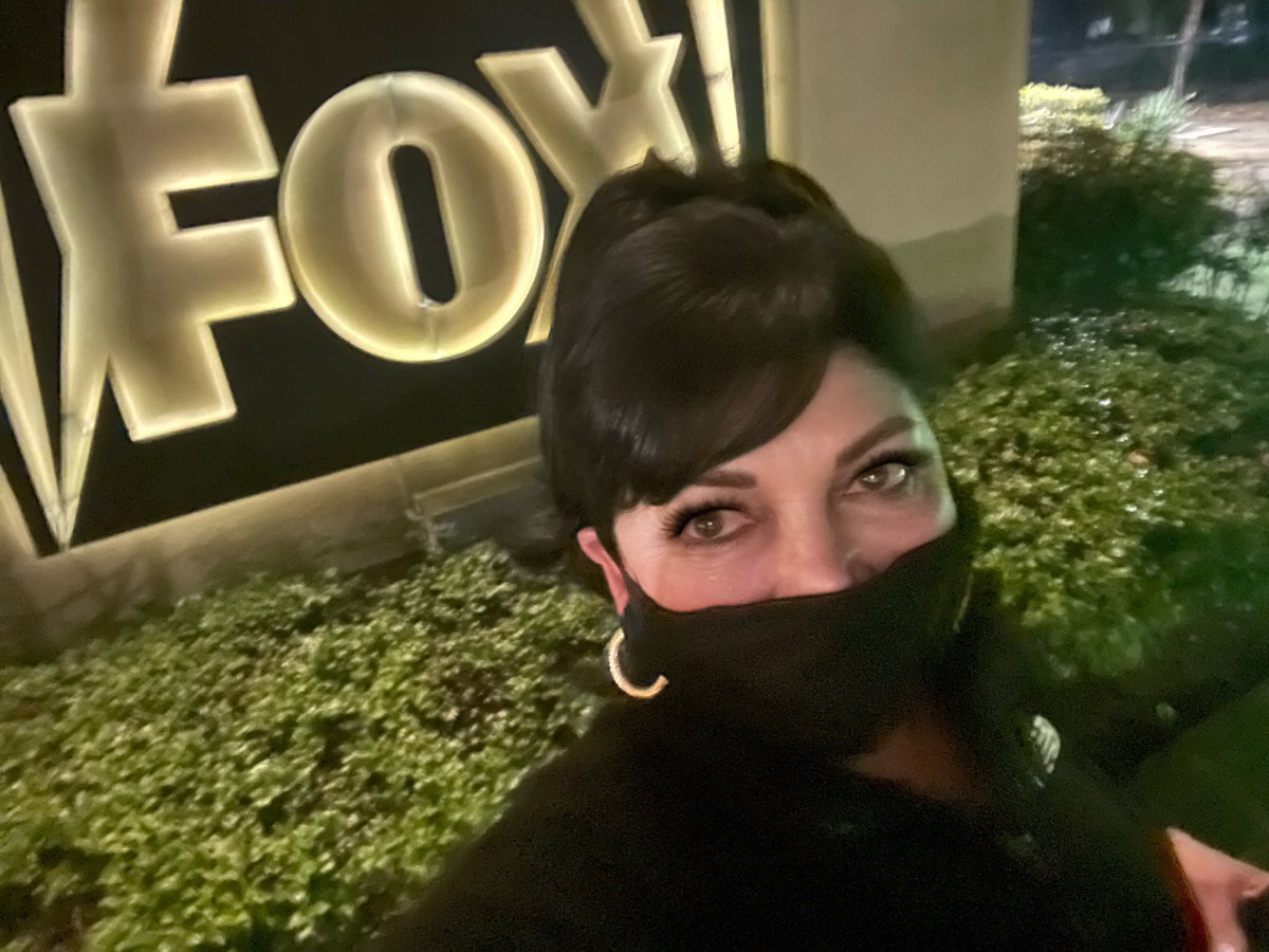 RoGonzalesTV's tweet photo. 2am arrival to KTVU to provide your WINDY and warmer Weather Forecast. Please join us from 4 AM to 10 AM on KTVU FOX 2! ❤️☀️ #FridayMotivation #Friyay #NapLater https://t.co/4noehzBAX4