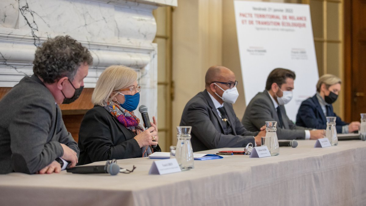 GrandReims's tweet image. Signature aujourd’hui du contrat métropolitain du #GrandReims : Pacte Territorial de Relance et de Transition Écologique, avec la @VilledeReims, l’Etat, la @regiongrandest et le @DptMarne, pour faire du Grand Reims, un territoire référent en matière de neutralité #carbone !