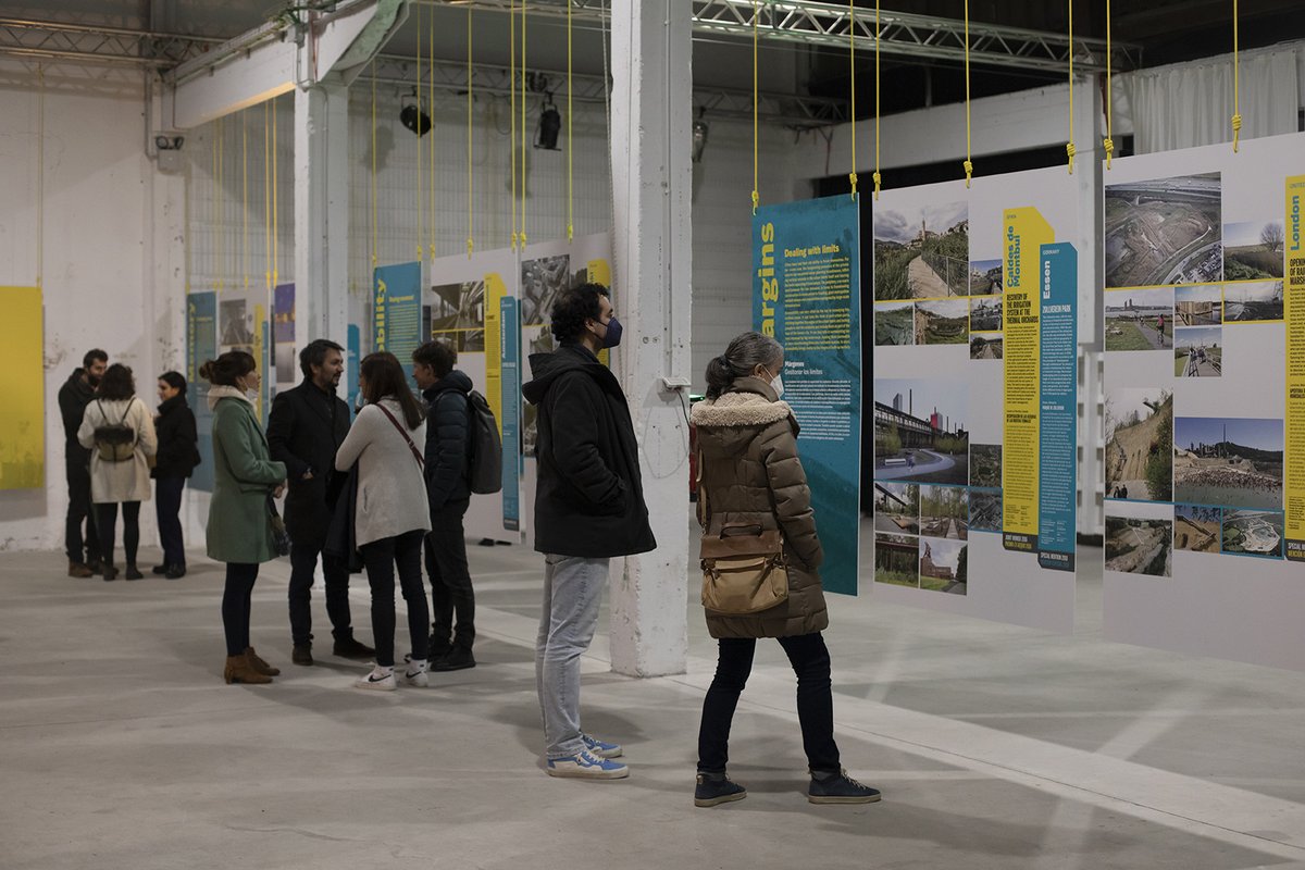 En #URBANBATfest tuvimos el placer de colaborar con @cececebe para poder traer a #Bilbao la exposición "Polis. 7 lecciones de los Premios Europeos de Espacio Público Urbano" 10festival.urbanbat.org/actividad/expo… #memoria #movilidad #mixtura #agua #márgenes #mercados #democracia