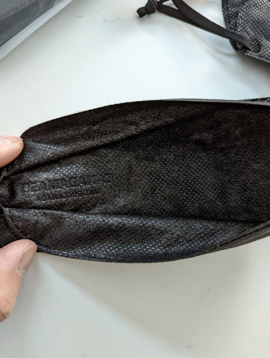 HoiMen's tweet photo. @masks4allCanada what colour should the lining be for the CA-N95 masks?  I have a batch that is white and one that is back. I'm worried that there is a layer missing (second image ) https://t.co/MeTlEE2e8m