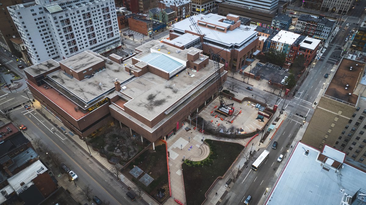 cincylibrary's tweet image. How&apos;s this for a library view? 😍 Downtown Main&apos;s skylight replacement project is complete! Learn more about the entire #NextGenLibrary project: cinlib.org/next-gen-main