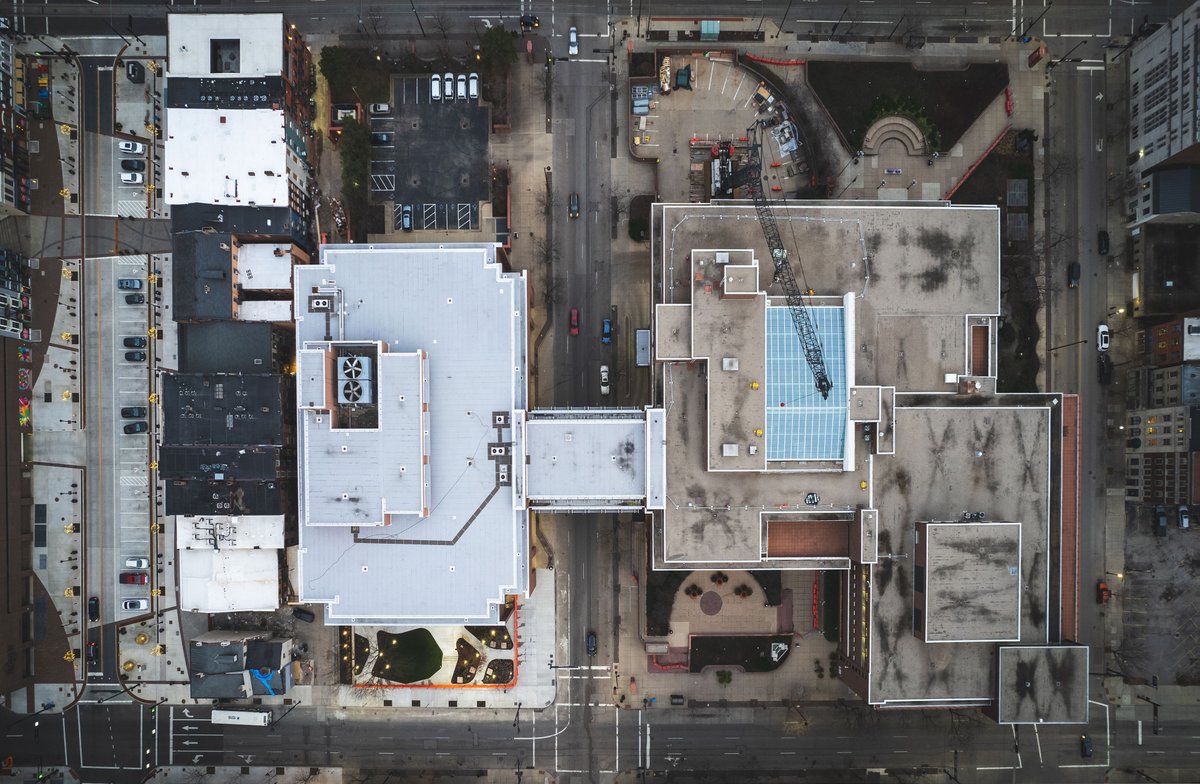 cincylibrary's tweet image. How&apos;s this for a library view? 😍 Downtown Main&apos;s skylight replacement project is complete! Learn more about the entire #NextGenLibrary project: cinlib.org/next-gen-main