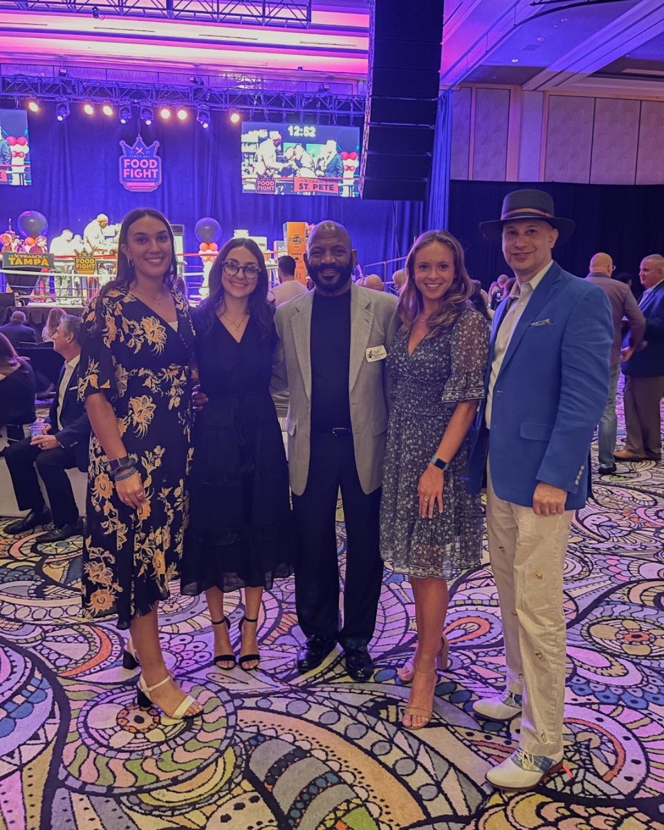 ItBackward's tweet photo. #flashbackfriday to Tampa Bay Food Fight Battle of the Bay hosted by @metro_min 🏆
.
.
.
.
.
#tampabayfoodfight #metropolitanministries #metroculinaryarts #inspringindividuals #giveback #payitbackwards https://t.co/pYJtvNwe0Q