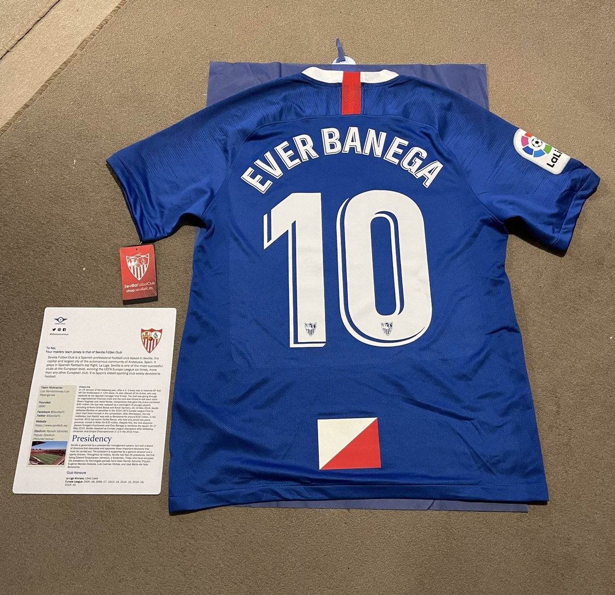 MystiqueJerseys's tweet photo. ⏰ Giveaway ⏰

We are giving away a free Mystery Football Jersey tonight, so be quick! ⏳

Get yours 👉 https://t.co/9ubOGwcLAl 

To enter:
🔄 Retweet 
🤝 Follow us https://t.co/iHCtsJybax