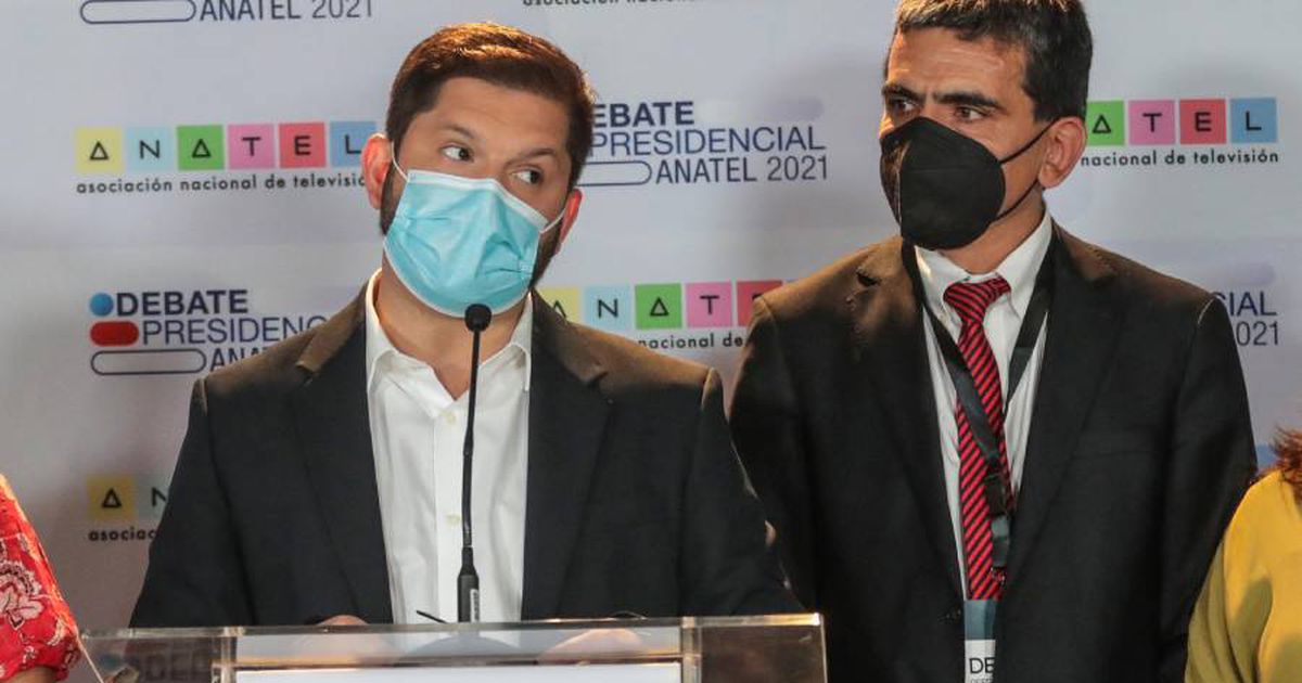 Chileokulto's tweet photo. ¡Hagamoslo viral¡
Esta será nuestra primera petición @gabrielboric, Carlos Gajardo debe y tiene que ser el fiscal nacional.
#CarlosGajardoFiscalNacional https://t.co/Jslc7GXaeP