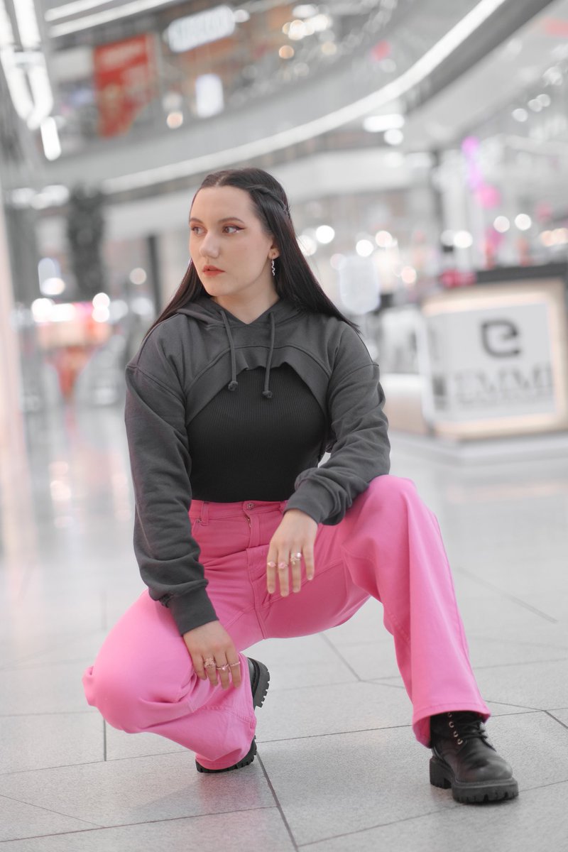 SbornayaS's tweet photo. aespa - savage 🤟🏻

NingNing - @guusarova19 
Photo by @vnaturebaby 
Edited by @take_your_brain 

#aespa  #savage #aespasavage #kpop  #kpopdance 
#dancecover #ningning #kpopinpublic @aespa_official https://t.co/1RRxyJurFf