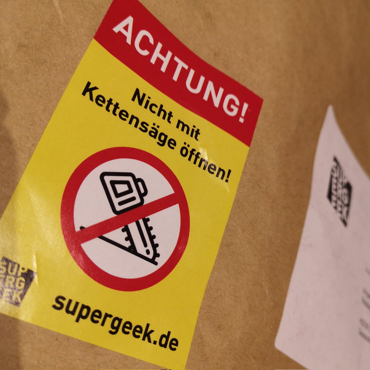 strangelove_76's tweet photo. Puh, gerade noch rechtzeitig gelesen.
#Supergeek
@supergeek_de https://t.co/xm0jEs9A63