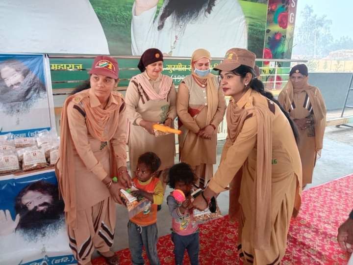 The aim of Toy & book distribution is deliver a message of hope and ensuring that the needy children of our INDIA are given the opportunity to have the joyful experiences that every child deserves. 
#SmileOnInnocentFaces
#ToyBank
#GiftingHappiness
#SpreadingSmile
#DeraSachaSauda