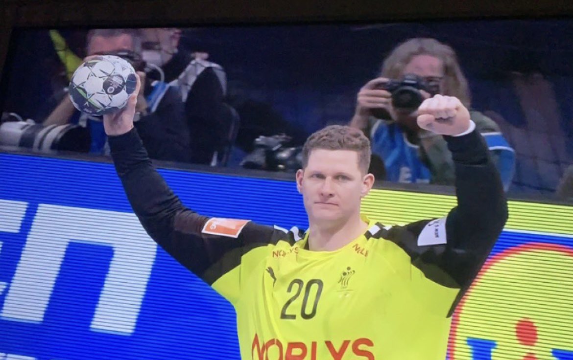 Svipað pirrandi gæjar og gætu einnig verið feðgar #emruv