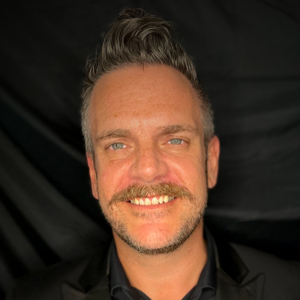 Eastgateshops's tweet photo. We’re gearing up for a great weekend, and that includes an incredible #LiveOnThePiazza line-up!

Musical duo @EllieClasen &amp; Tiaan Rautenbach present a #PopOfTheatre with #RooftopTunes on Sat, 22 Jan &amp; you can treat yourself to the sounds of Mortimer Williams on Sun, 23 Jan. https://t.co/KlP4B2gWP7