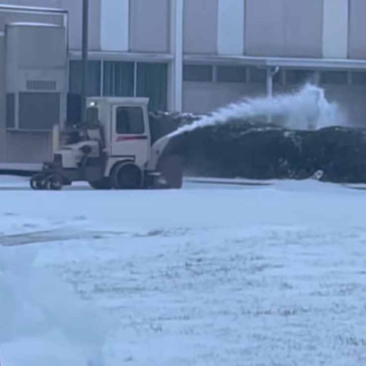 GrasshopperMowr's tweet photo. Bullseye! 🎯 

📷 h/t GCI Turf Services in NC

#yournextmower #snowremoval #snowcare #plow #snowblade #snowplow https://t.co/pDVVXFkpl8
