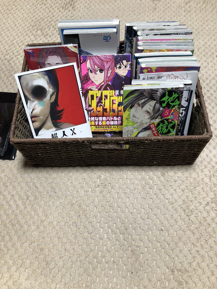 買ったのに何故か読んでない漫画達

個人的に超人Xめちゃくちゃおすすめです👍
#漫画　#漫画好きと繋がりたい