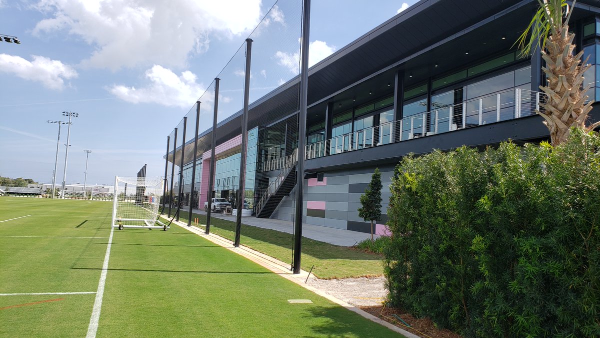 LTGCarlsonFence's tweet photo. Fencing plays a significant role in an athletic facility by ensuring the safety of athletes and spectators alike. LTG Carlson Fence offers a variety of permanent fencing products and services for all types of venues.

#Fence #FL #AthleticFields #Ornamental #Chainlink #Netting https://t.co/6eAFqseD9L