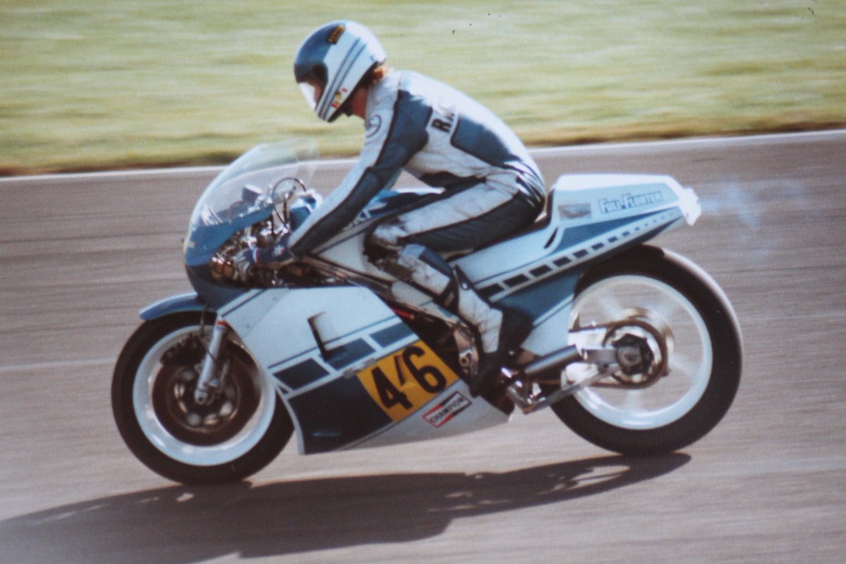popsyosh34's tweet photo. Mark Phillips 🇬🇧4⃣6⃣🏁
RG500
#NotTheCaptain https://t.co/6vRyaNlxjw