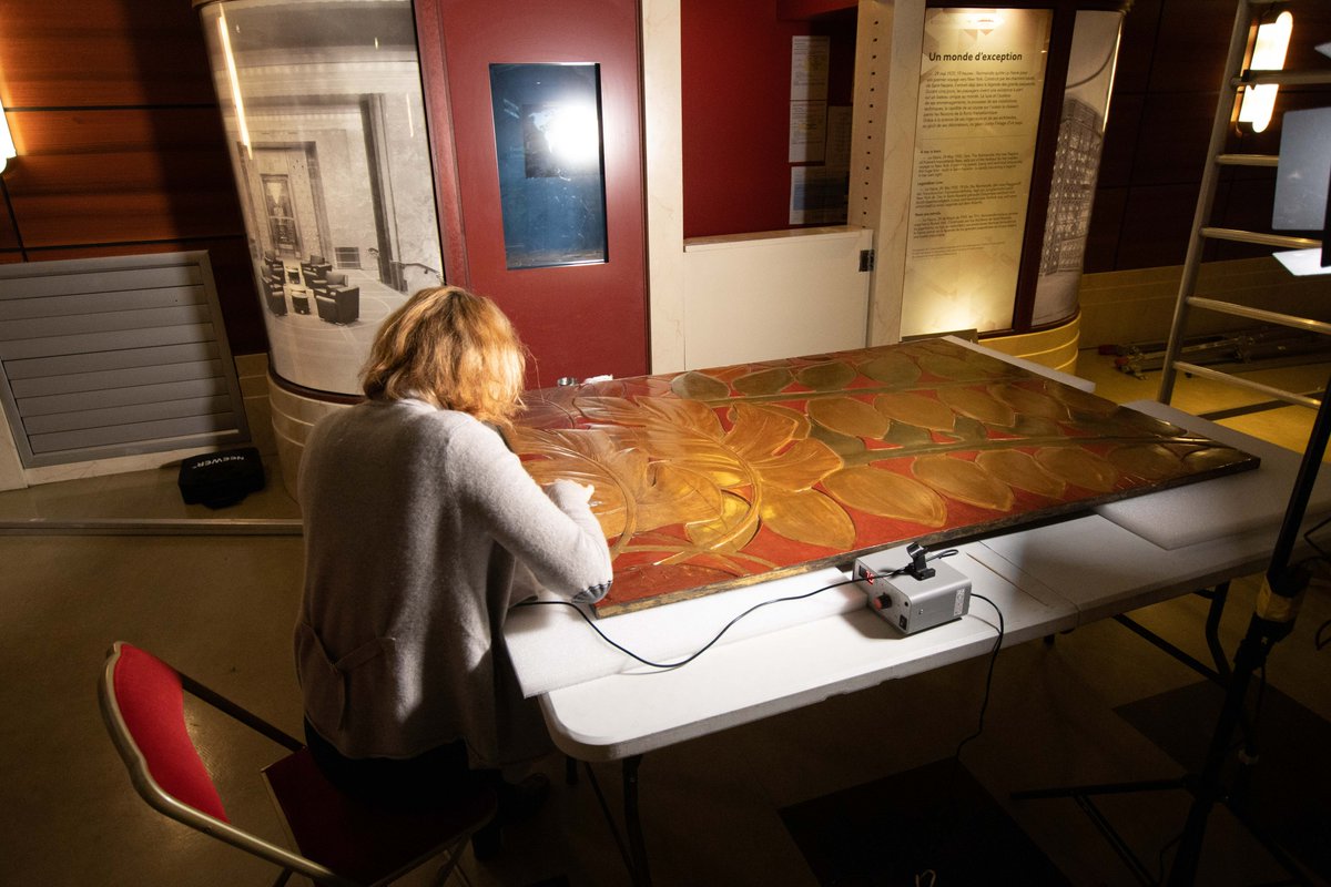 VisitStNazaire's tweet photo. La fermeture annuelle d’#EscalAtlantic a donné lieu à la restauration par la spécialiste Anne Jacquin des 4 magnifiques panneaux de laque de l'artiste #JeanDunand, qui ornaient le Normandie🛳️. A (re)découvrir à #SaintNazaire à partir du 5 février ! #SaintNazaireRenversante https://t.co/pcgQAHMLGR