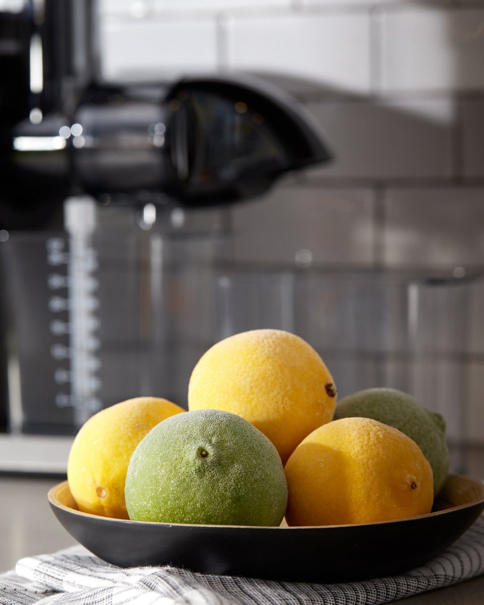 westbendkitchen's tweet photo. Freeze and store your lemons and limes for up to 6 months so you can juice whenever you like! Our cold-press technology preserves vitamins, minerals, enzymes, and nutrients in every glass.

Shop Here: https://t.co/G7JSo4GZin https://t.co/XJdaSk8dlg