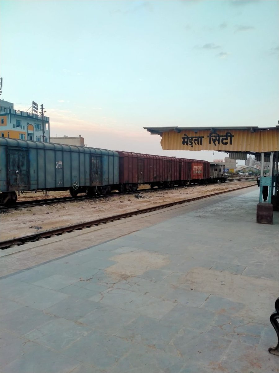 DRM JODHPUR (@drmjodhpurnwr) on Twitter photo New stream of China Clay. Today a rake of 42 BCN wagons loaded from Merta City to ICD, Birganj of Samastipur division of ECR.
<a href="/NWRailways/">North Western Railway</a> New stream of China Clay. Today a rake of 42 BCN wagons loaded from Merta City to ICD, Birganj of Samastipur division of ECR.
<a href="/NWRailways/">North Western Railway</a>