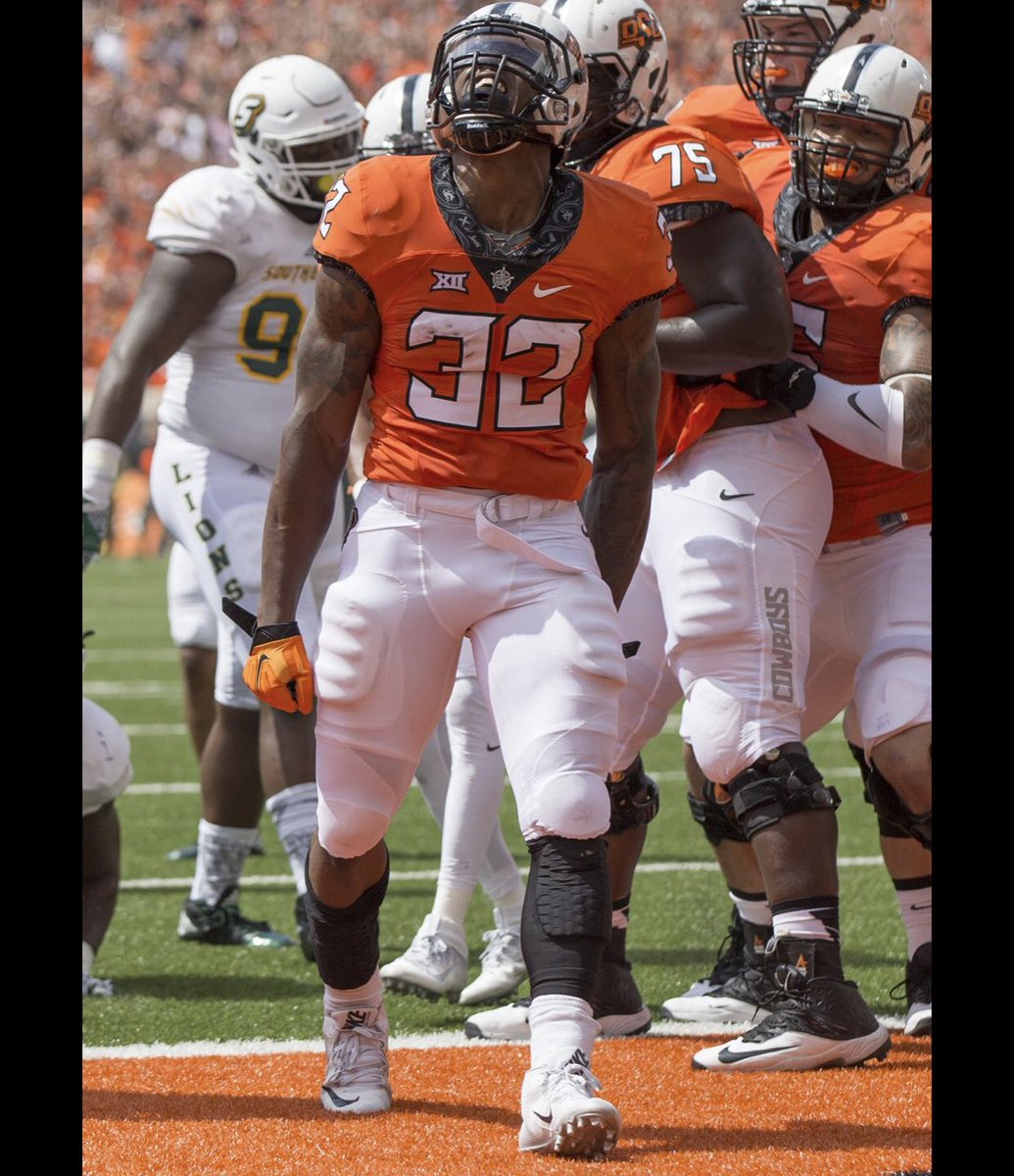 APeterson_27's tweet photo. After a great talk with @JohnWozniak2 I am blessed to receive an offer from Oklahoma State University 🟠⚫️🙏🏾 @HirschiFootball @Coach_LJP @RonaldBarrett37 @Coach_J_Crow @A_Wiley30 @TrustMyEyesO @BHoward_11 @smittydacoach https://t.co/VLmormvycu