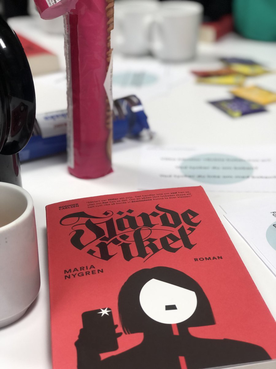 ❤️ när en handfull 7or vill ha bokcirkel kl 15 en fredag eftermiddag och livligt diskuterar ”en av de bästa böcker jag läst”.