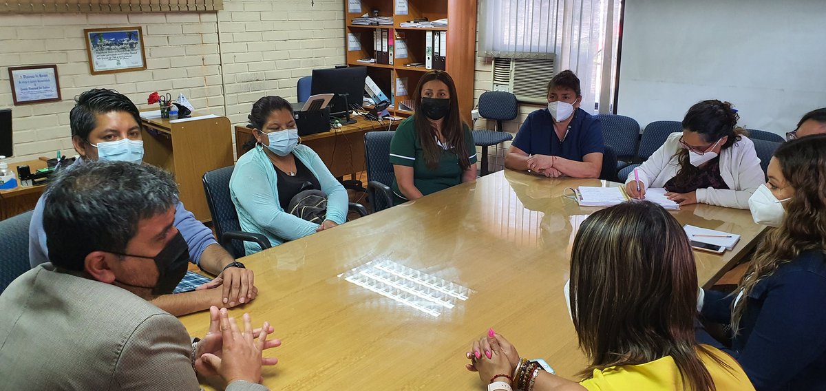 Muni_SanEsteban's tweet photo. ¡San Esteban por la equidad de género!👵👩
Iniciamos la 1a mesa de trabajo en conjunto con los equipos de la recientemente electa Diputada @mfranbello para generar acciones en esta temática, tanto para nuestro municipio como para relevar el rol de las vecinas.
#SanEstebanMásCerca https://t.co/SbtBPwe6j5