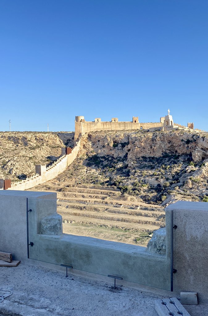 YAMUR_AA's tweet photo. La @AlcazabaAlmeria tiene un nuevo mirador sobre La Hoya: recuperamos una de las primitivas troneras del Baluarte del Saliente 😍#restauración https://t.co/AiMjHZ9ET1