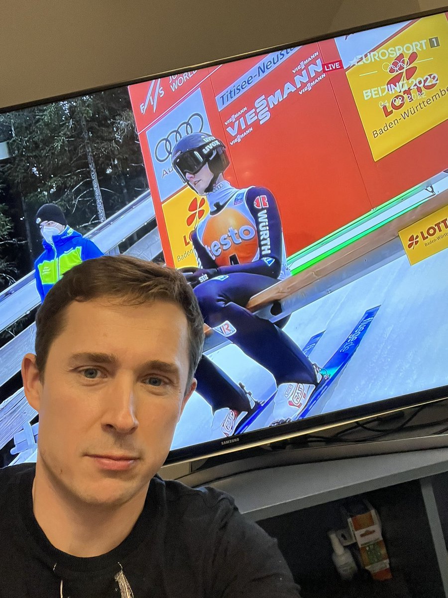 TMieczynski's tweet photo. Dziś pozostaje mi niestety robienie tylko takich zdjęć z Titisee-Neustadt 🙈🤷🏼‍♂️ #skijumpingfamily #Quarantine https://t.co/IqsbgDoKXL