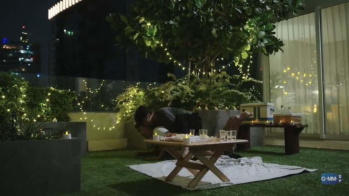 viblzeira's tweet photo. em um dia você é uma pessoa normal e no outro tem como meta de relacionamento alguém que te dê um mata leão e depois te encha de beijos, O QUE FIZESTE COMIGO, BAD BUDDY????? #BadBuddySeriesEP12 #BadBuddySeriesตอนจบ https://t.co/ttxO2434L4