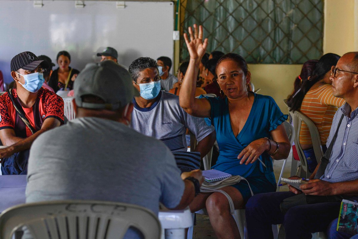 EnvolVertLatino's tweet image. Las metas también establecieron árboles frutales como fuente de alimento y de alternativas económicas para fortalecer el desarrollo rural sostenible 🍋🍌🍊🙌

#EnvolVertColombia #EnvolVert #RutaAgroforestal #Ovejas #Sucre #Colombia