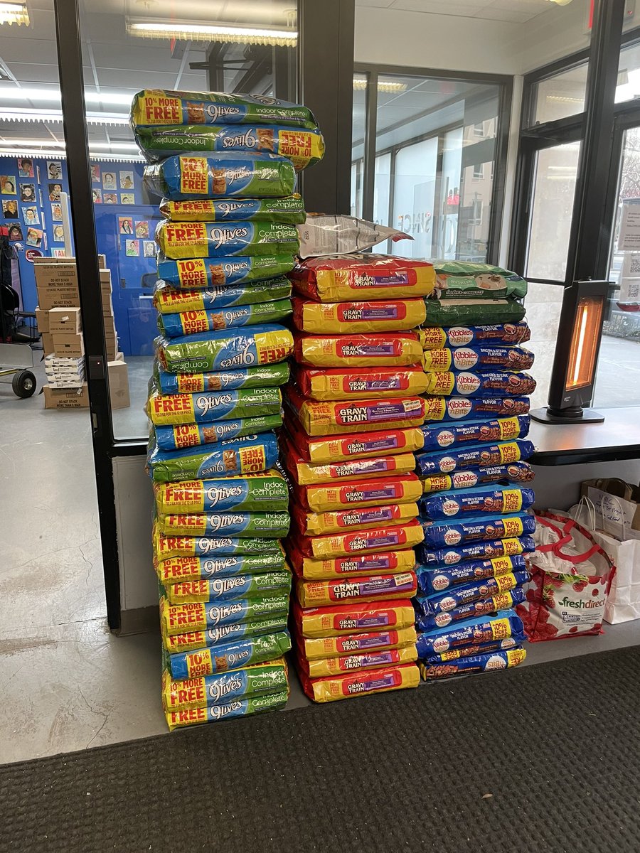 marializardo's tweet photo. Busy day @NMICnyc Food distribution to 240 families Thx @wscah Pet food distribution Thx @PSANYC4ACC COVID Self-test at home Thx @MarkLevineNYC New #NMIC swag π₯ https://t.co/CAHyPO2qQB