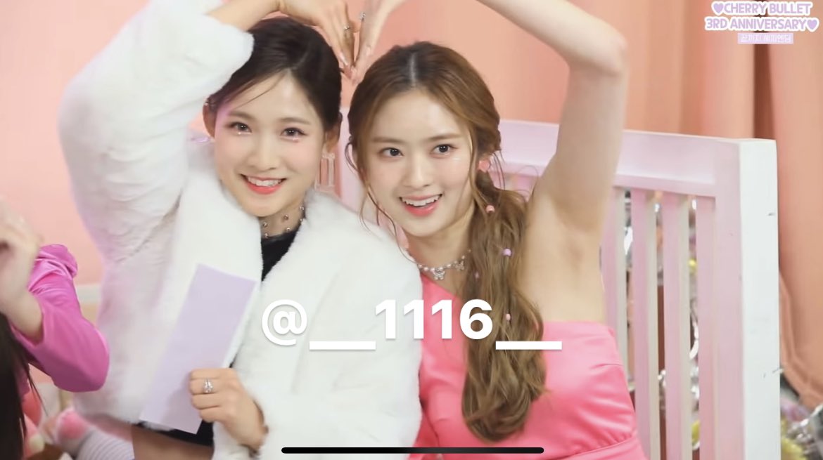 __1116__'s tweet photo. 3주년 축하해요👼🏻
앞으로도 건��하고 행복하세요🥺💗
#CherryBullet #체리블렛 #CherryBullet_3rd_Anniversary #CherryBullet_3rd_Party https://t.co/9v2bn0UT9P