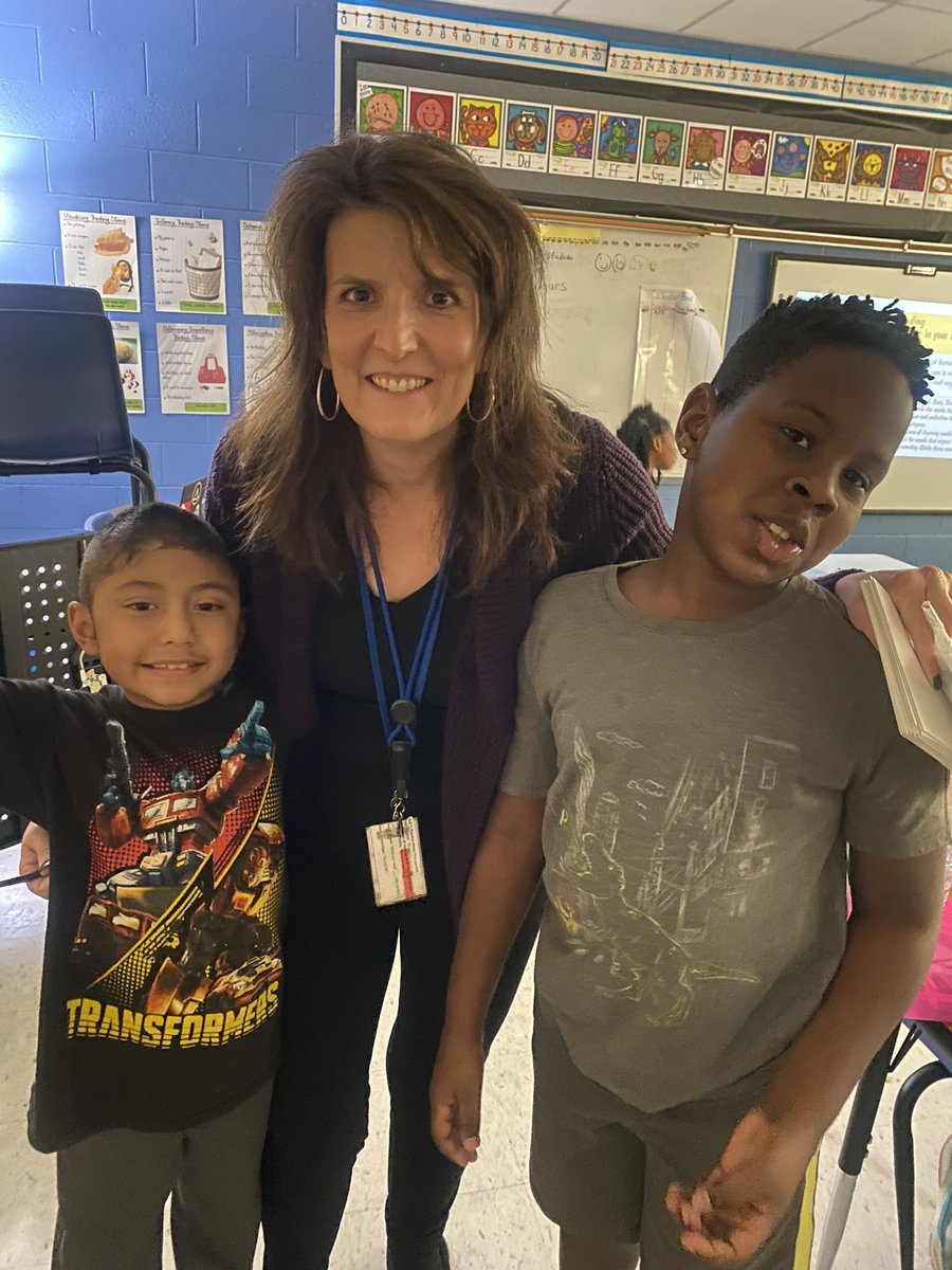 CrestwoodEle's tweet photo. All the feels on this Friday! We love Mrs. Armstrong and appreciate all that she does for her students, past and present, and her second grade team! 💙🐾💛 https://t.co/HdDsCO1mu8