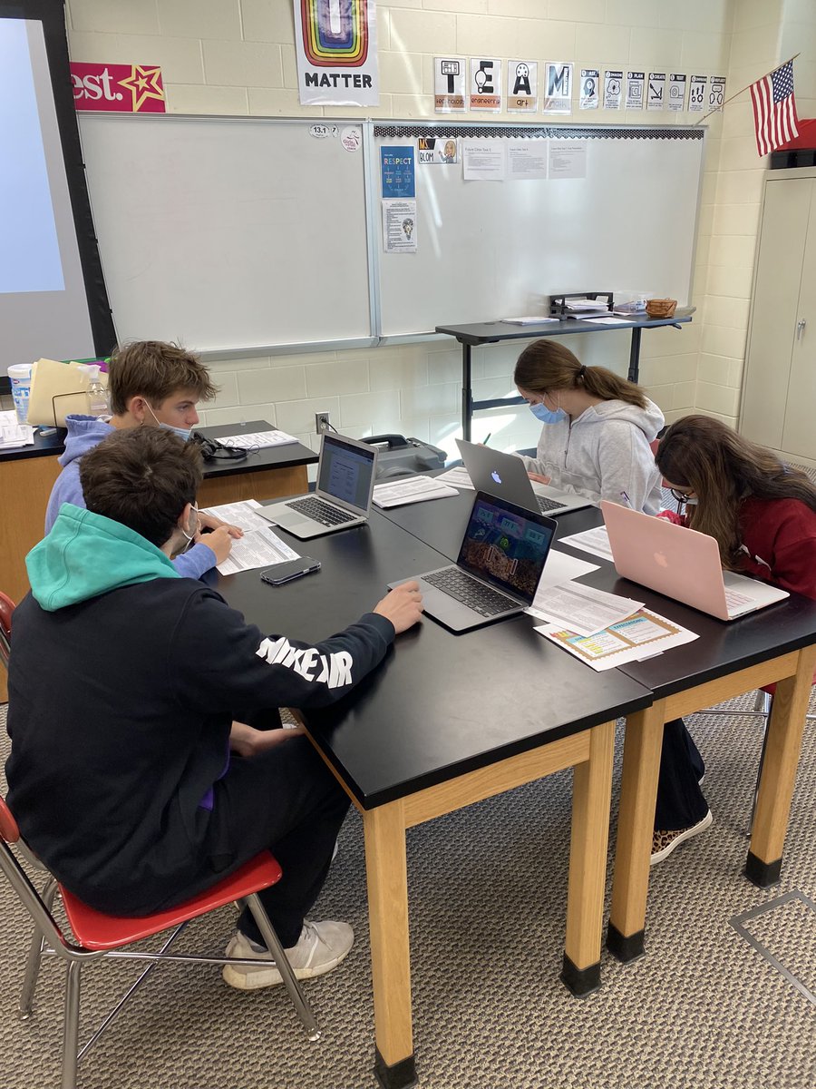 indianhillEC's tweet photo. Station rotation exemplified today here in @shaferscience Environmental Science. S’s evaluated the work of one another, providing specific and timely feedback. #IHPromise @IHTeachandLearn @IHSchools @Catlin_Tucker https://t.co/89cso1ei5r