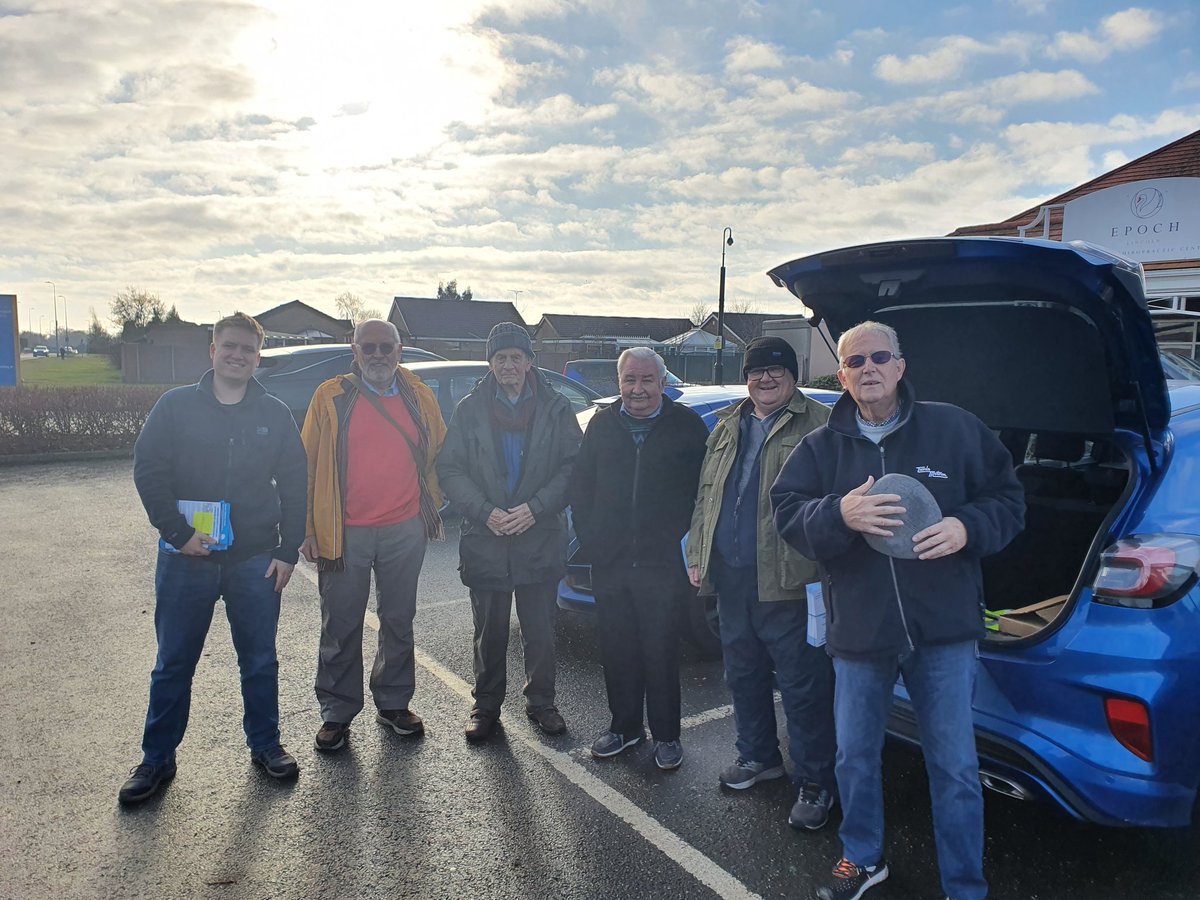 lnconservatives's tweet photo. Great to be out in the South of the City this morning, updating residents on the disappointing news that @lincolncouncil intend to press ahead with the Western Growth Corridor plans, despite overwhelming local opposition. https://t.co/9OtFrsuRNf
