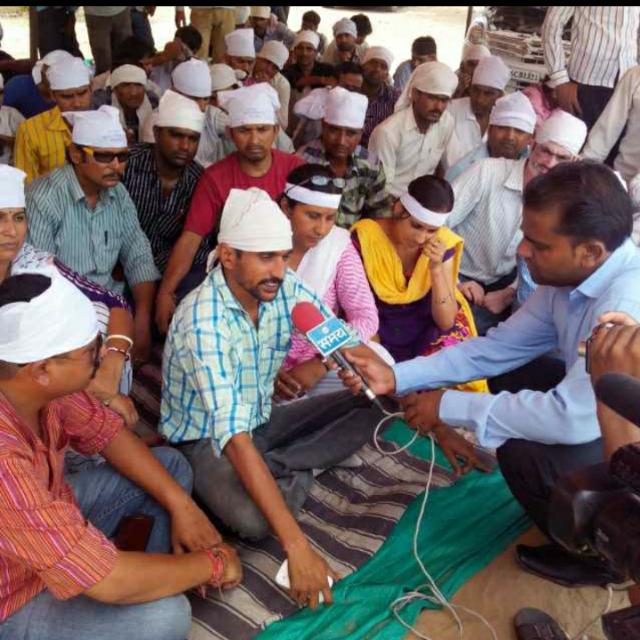 <a href="/NATIONALNEWSDM/">DAINIK NATIONAL NEWS DIGITAL MEDIA</a> <a href="/ashokgehlot51/">Ashok Gehlot</a> #MeraJobKabMilega?

➡️राजस्थान में
#पूर्व_कंप्यूटर_अनुदेशक_सेवा_बहाली_कब 
#पूर्व_कंप्यूटर_अनुदेशकों_की_सेवाबहाली_कब 
<a href="/ashokgehlot51/">Ashok Gehlot</a>
<a href="/DrBDKallaINC/">Dr. Bulaki Das Kalla</a>
@DRathore_INC
<a href="/Hemaram_INC/">Hemaram Choudhary</a>
<a href="/dsrajpurohit291/">Doonger Singh</a>
<a href="/JournoVijender/">Vijender Solanki 🇮🇳</a>
<a href="/vijaysharmahnd/">Vijay kumar sharma</a>
<a href="/Sumitkumaar_/">Sumit Subhash Gupta ( Zee Media )</a>
<a href="/Swap_Anchor/">Swapnil Vairagi</a>