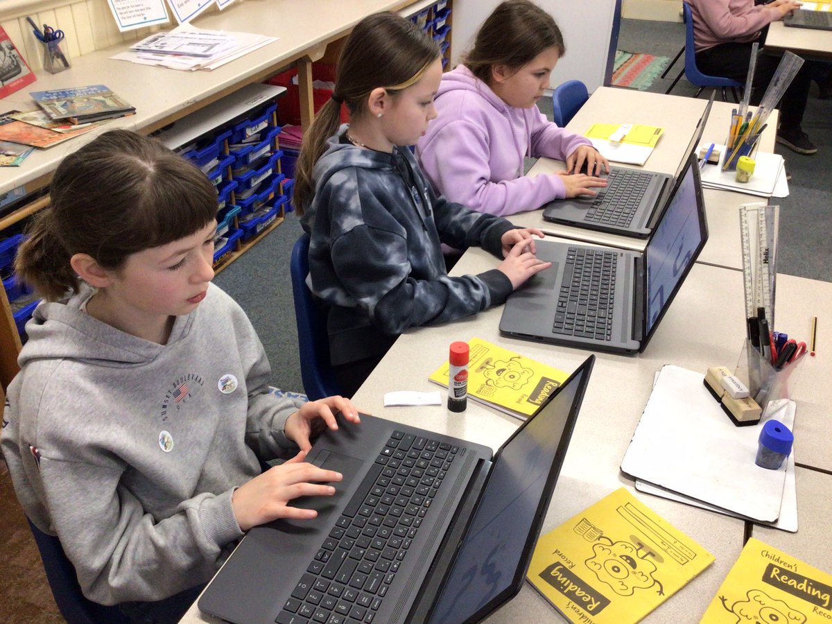 ClaphamTerrace1's tweet image. Year 6 worked through a challenging algorithm this afternoon. A collaborative discussion and team demonstration helps us to complete a new level on #RapidRouter #algorithm #Computing We also completed our #SID knowledge map.