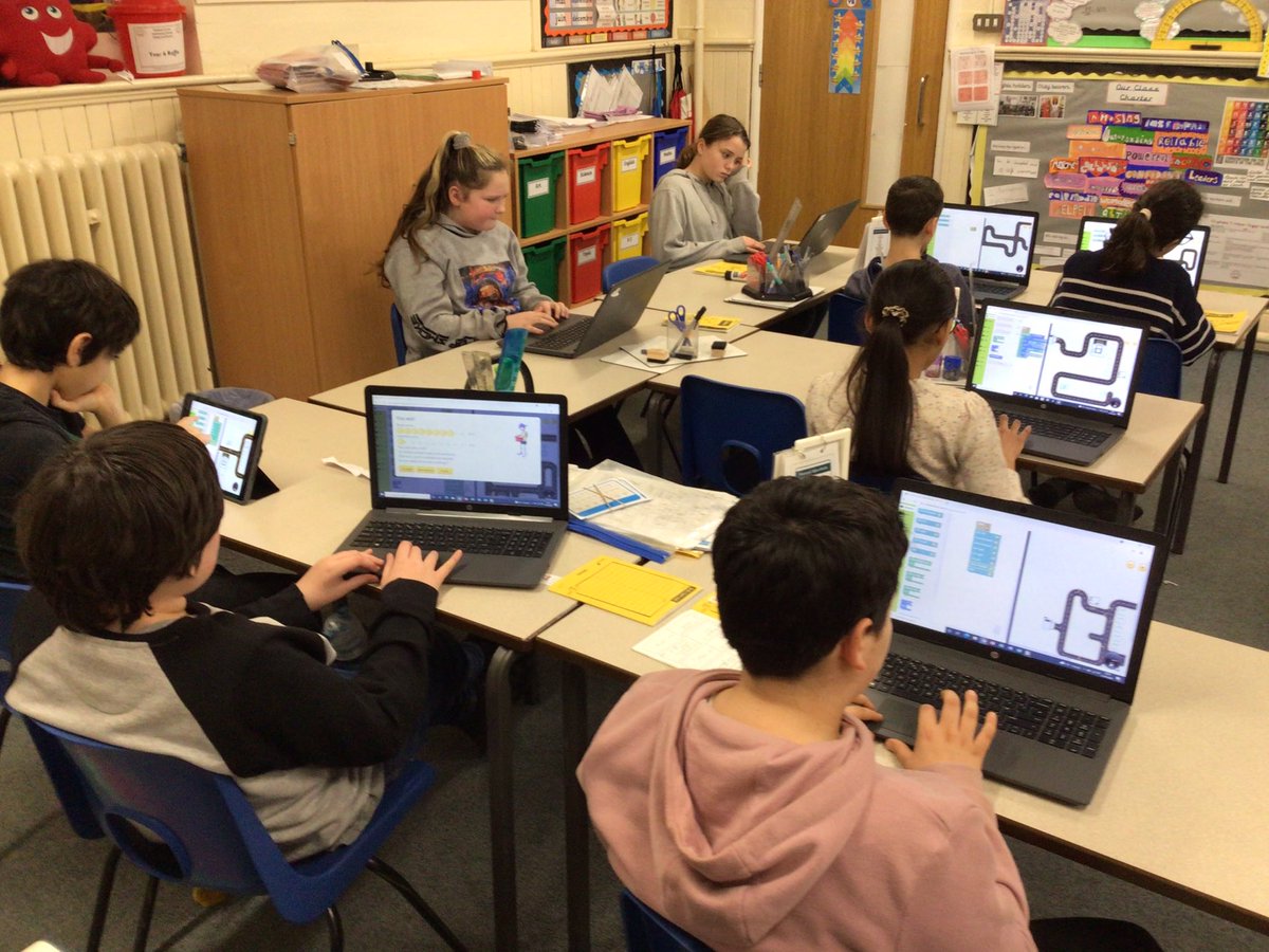ClaphamTerrace1's tweet image. Year 6 worked through a challenging algorithm this afternoon. A collaborative discussion and team demonstration helps us to complete a new level on #RapidRouter #algorithm #Computing We also completed our #SID knowledge map.