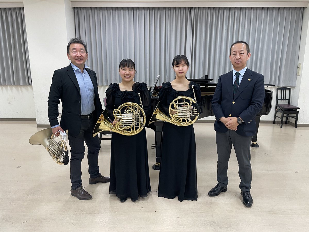 Yagi_0423's tweet photo. 丸山勉先生のホルン公開レッスン

今年はソロをレッ��ンしていただき、とても貴重な時間でした✨
改めて楽譜と向き合うこと、音楽の作り方について学びました。

教えていただいたことを活かして、これからも練習に励みます！ https://t.co/KItiz0ugDL