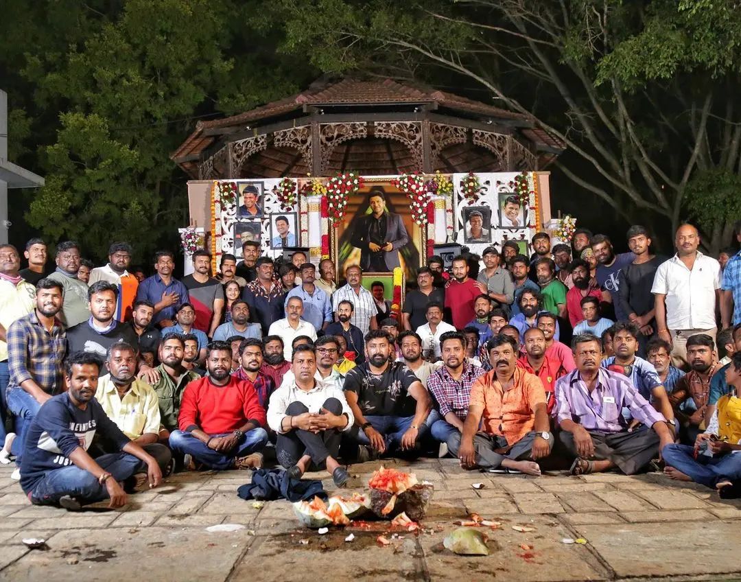TABH00's tweet photo. #James Shooting Completed 🥺❤️

#PuneethRajkumar
@BahaddurChethan @JamesTheMovie1 https://t.co/rEE72YGAeL