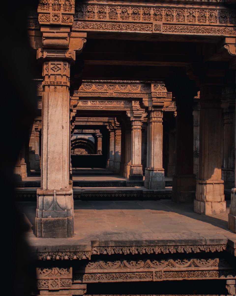Shubham_dodiya9's tweet photo. Pattern,designs,textures,colors,
walls everything is art.
#heritage #art #photography https://t.co/rVf3FZRLJr