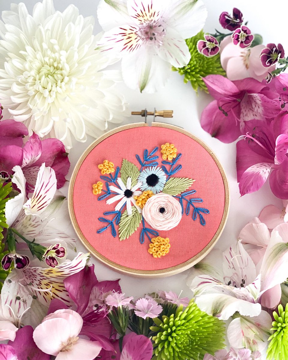 _hello_hoops's tweet photo. 🌹🌸🌻🌺🌷🌼

#hellohoops #hellohoopsembroidery #embroideryhoopart #embroideryhoopdecor #handembroidery #handmadewithjoann #dmcembroidery #embroideryhoop #damngoodstitch #embroidery #etsyshop #stitchersofinstagram #makersgonnamake #Stitchersgonnastitch #etsyembroider https://t.co/F6hzO6vVwo