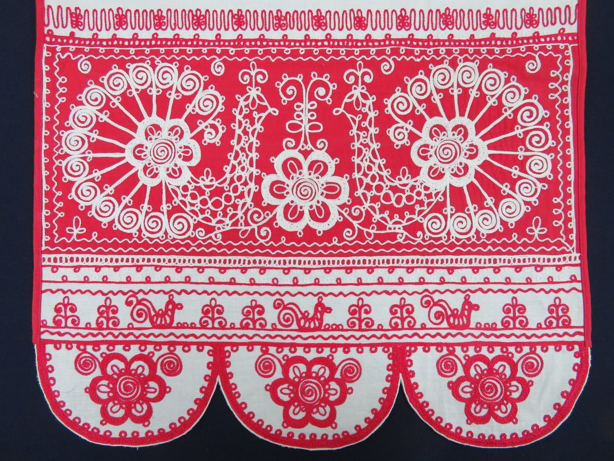 В 1900 году на Всемирной выставке в Париже вышитые изделия, выполненные крестьянкой из Заонежья Авдотьей Павловой, были удостоены Большой серебряной медали. С тех пор вышивка стала предметом торговли, как на российских, так и на мировых рынках.