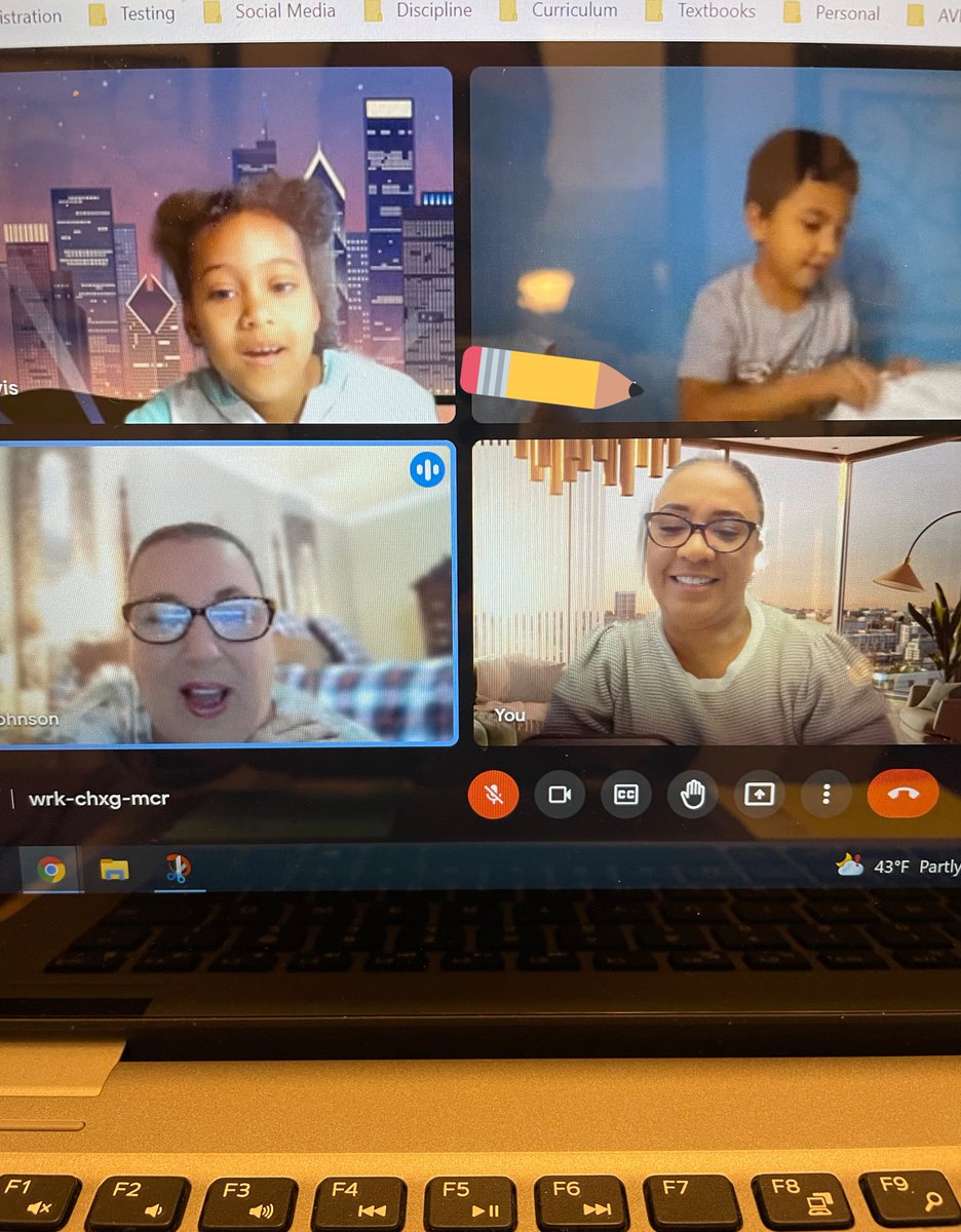 RTEFlightStatus's tweet photo. Our Flight Crew is ready to to serve you! Today’s eLearning Office Hours: 9:30 to 10:30 AM and 1:30 to 2:30 PM. @rtepto #RTEcommunity https://t.co/BTCu4yiUdf