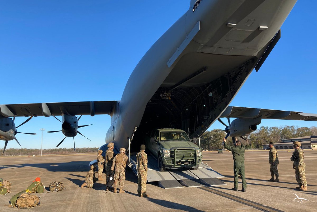 Armee_de_lair's tweet photo. Un détachement de 110 Aviateurs a participé, du 9 au 21 janvier, à l’#exercice « Green Flag » organisé à Little Rock aux États-Unis. 🇺🇸
🔎 L'objectif : préparer les pilotes aux missions d’appui aérien rapproché, le Close Air Support. #Coopération
➡️ https://t.co/1V0QSpPb6j https://t.co/MCrVAZgBOO
